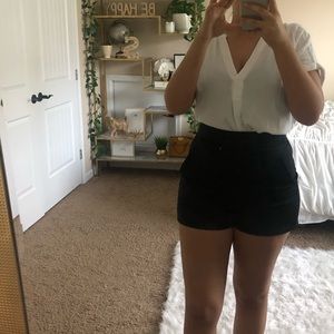 ZARA HIGH WAISTED ZIP UP SHORTS
